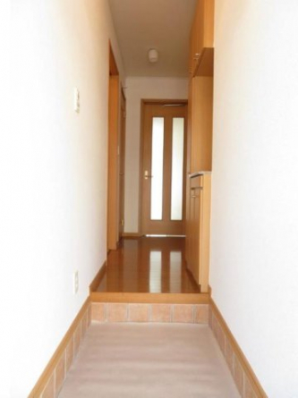 収納もある玄関です