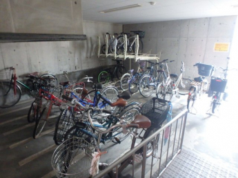 屋内駐輪スペースです