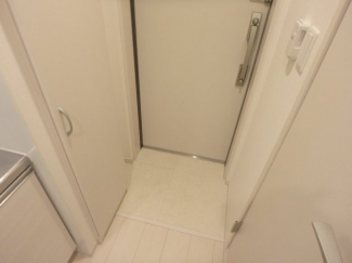 収納もある玄関です