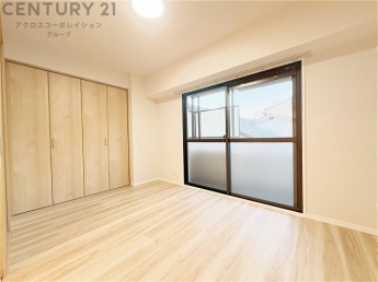 リラックスできるプライベート空間で、快適な睡眠をサポート。個人の好みに合わせたインテリアや寝具で心地良さを追求。プライベートな時間を過ごし、リフレッシュする場所におすすめです。