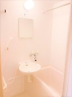 日々の疲れを癒すお風呂付です