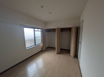 スタンダードな洋室です