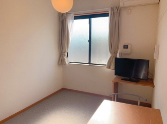 こちらの居間で趣味の時間をお楽しみください