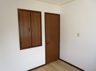 ゆったりした洋室です