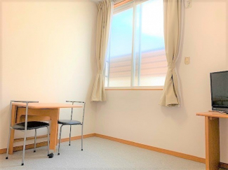 こちらのリビングで趣味の時間をお楽しみください