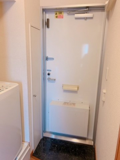 毎日通る玄関はこちらです