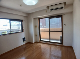 こちらの居間で趣味の時間をお楽しみください