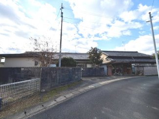 前面道路含む現地写真です