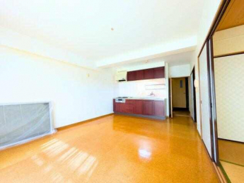 ドゥエル空港通の画像