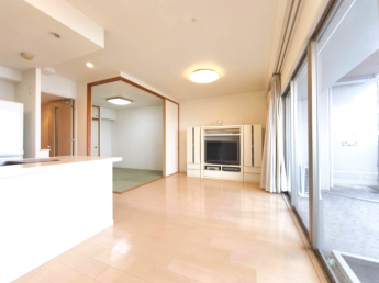 ゆったり15.1帖のリビング