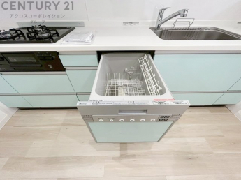 手洗いに比べて時間や労力を節約できることです。また、高温のお湯で洗浄されるため、雑菌や細菌を殺菌する効果もあります。さらに、乾燥機能があるため、手で拭く手間も省け衛生的に保管できます。