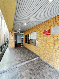 【エントランス】