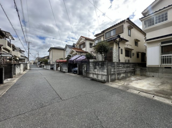 【前面道路含む現地写真】