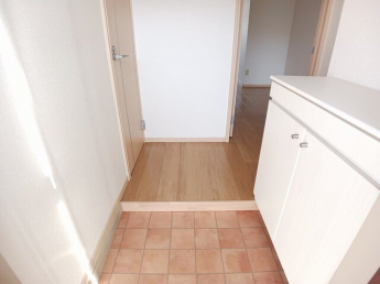 毎日通る玄関はこちらです