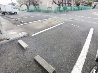 駐車場があるので、車を買う予定の方も安心です