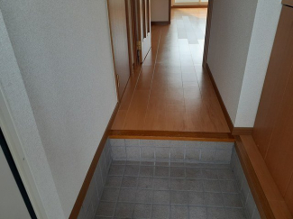 落ち着いた玄関です