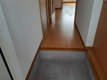 落ち着いた玄関です