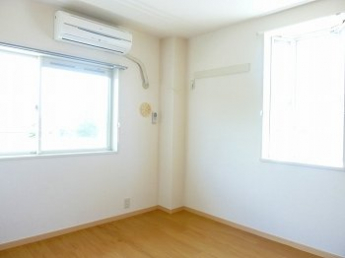 内装は落ち着いています