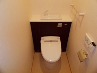 ゆったりとした空間のトイレです