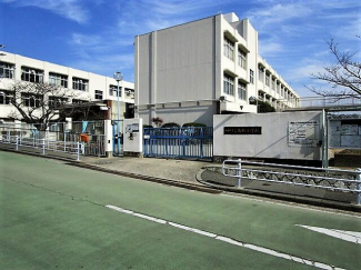 神戸市立西脇小学校まで180m