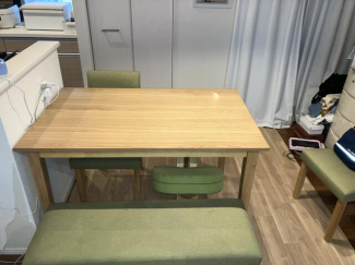 ダイニングテーブル