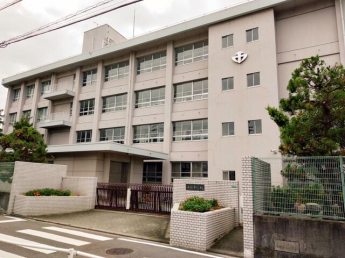 松山市立道後中学校まで1578m