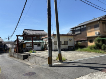 【前面道路含む現地写真】