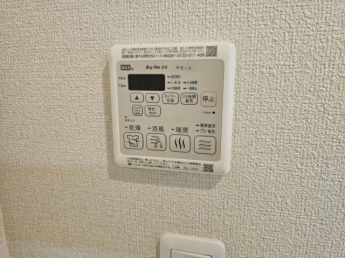 浴室乾燥機付き！暖房・涼風もあります