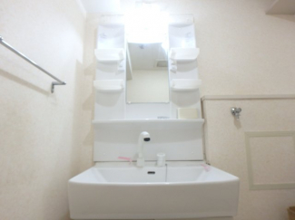 コンパクトで使いやすい洗面所