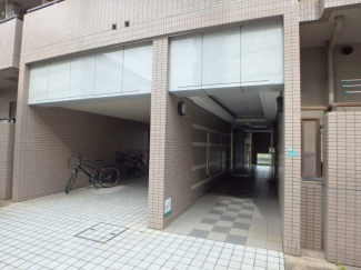 清潔なエントランスです