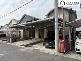 LDKに床暖房あり！
4SLDK
駐車3台可！
徒歩圏内にスーパーがあるので買い物にとても便利です♪