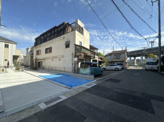 【前面道路含む現地写真】