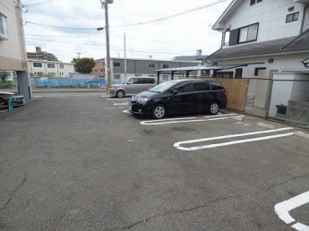【駐車場】