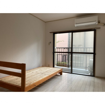 ゆったり過ごせる居間です