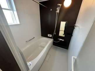 浴槽はパナソニック。浴室暖房乾燥機も標準装備。