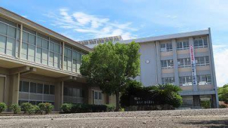 松山市立垣生中学校まで393m