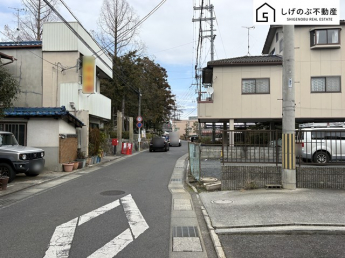 解体更地渡し
約99坪
平坦地
自分らしいスタイルの暮らしを自由設計で一緒に作りませんか？