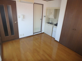 たっぷりの陽光に包まれる明るい住まい