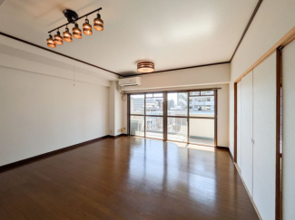 【居間・リビング】