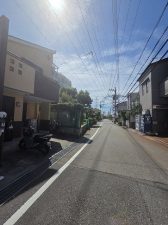 【前面道路含む現地写真】
