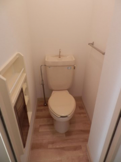 小物も置ける収納があります