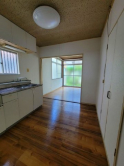 DKとリビング（元和室）の引戸も取り外しつなげました。