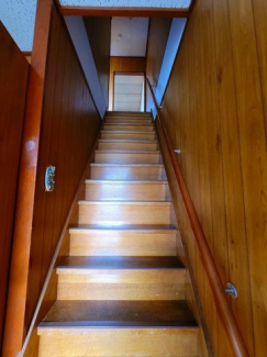 2階へ上がる階段です