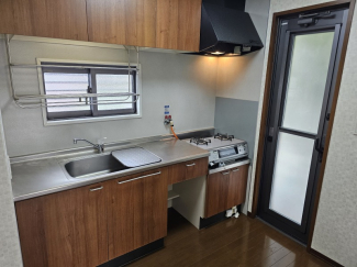 勝手口もあるキッチンです