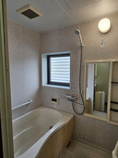 窓の有るお風呂です