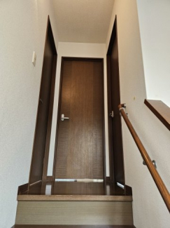 2階の階段ホールです