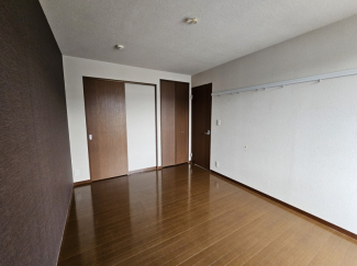 小物がかけられるフックもあります