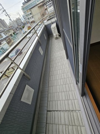 横に長いバルコニー