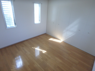 使い勝手のいい寝室です