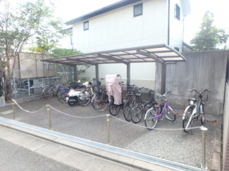 屋根付き駐輪スペースです